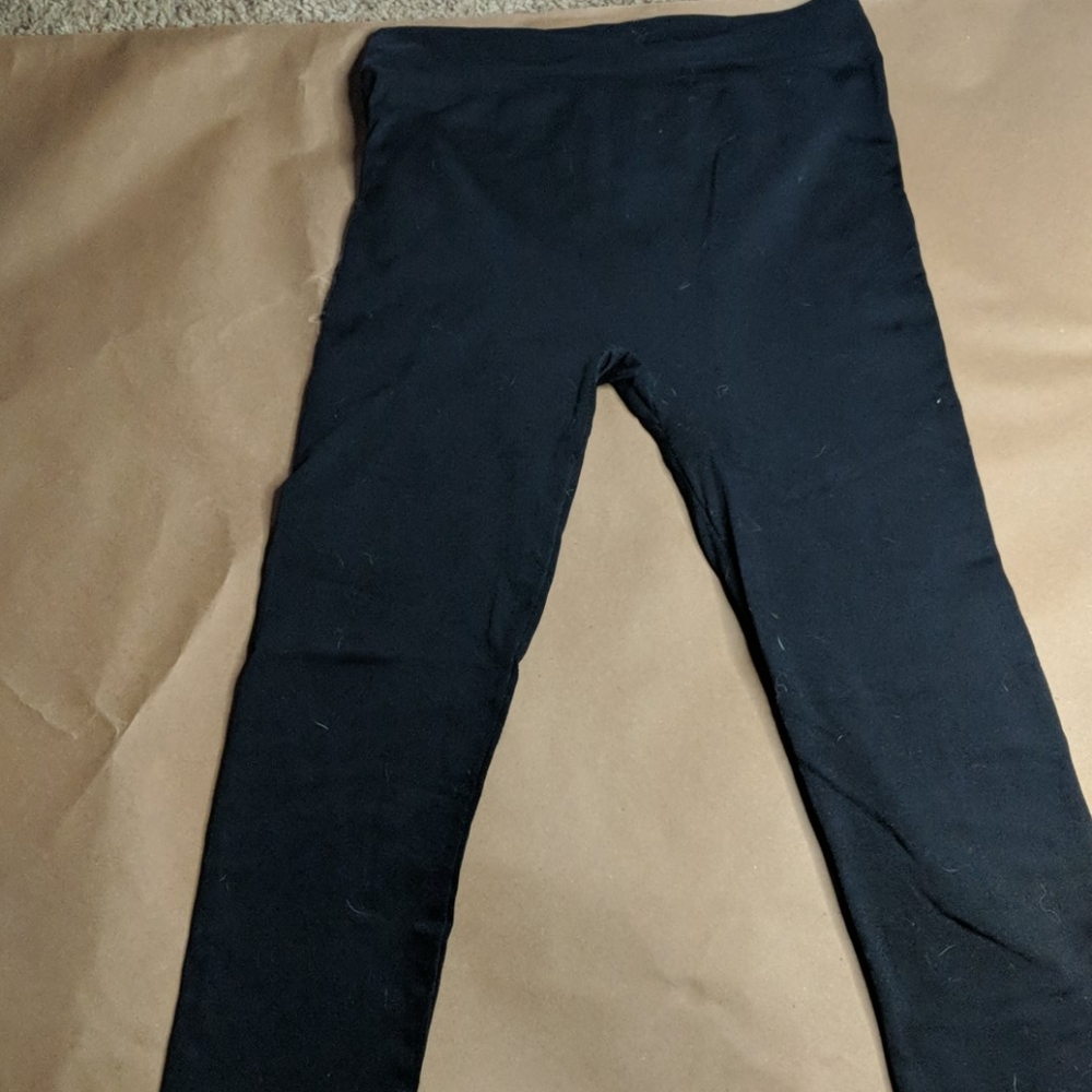 Black leggings, soft inside.